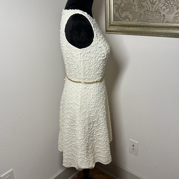 Vince Camuto cream textured gold tone chain waist fit & flare sleeveless dress 2 - Picture 6 of 10